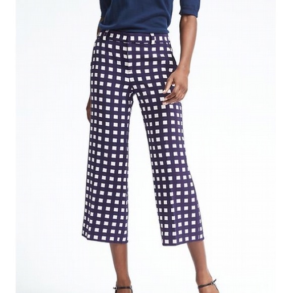 Banana Republic Blake-Fit Wide-Leg Gingham Crop Pant Navy - Picture 7 of 7